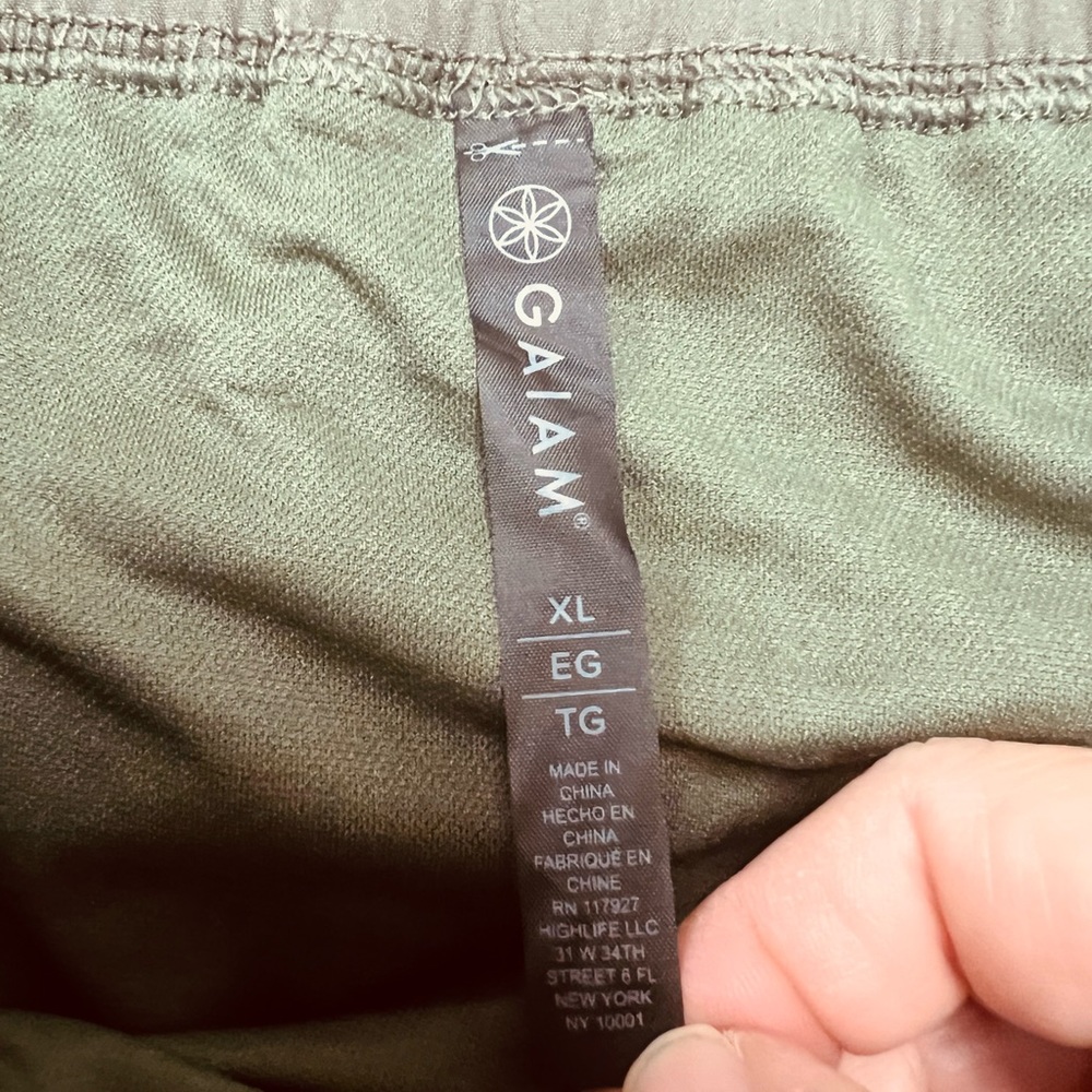 Gaiam Women's Warrior Yoga Short Bike & Running Activewear Shorts Green Size XL - Picture 9 of 9